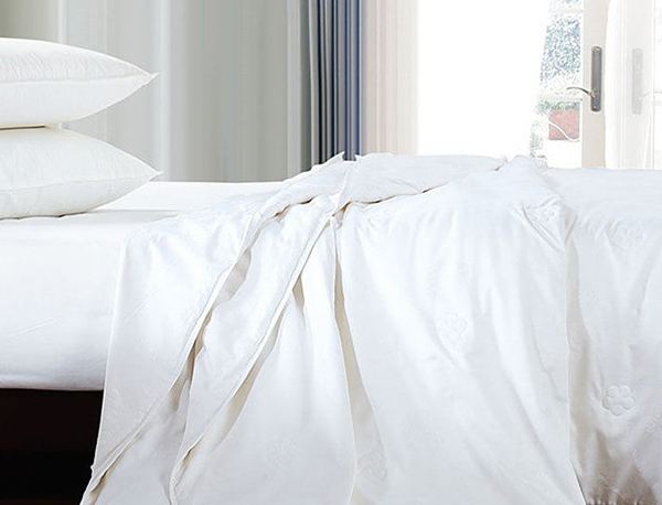 silk comforters benefits