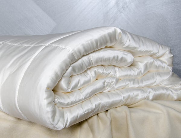 silk comforters lightweight