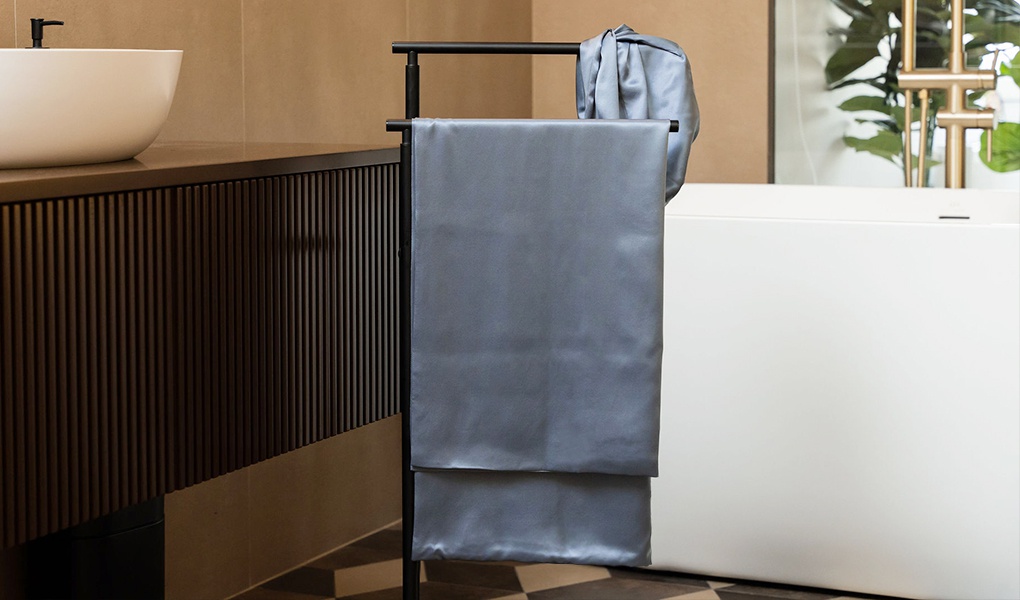 silk bedding for travelers