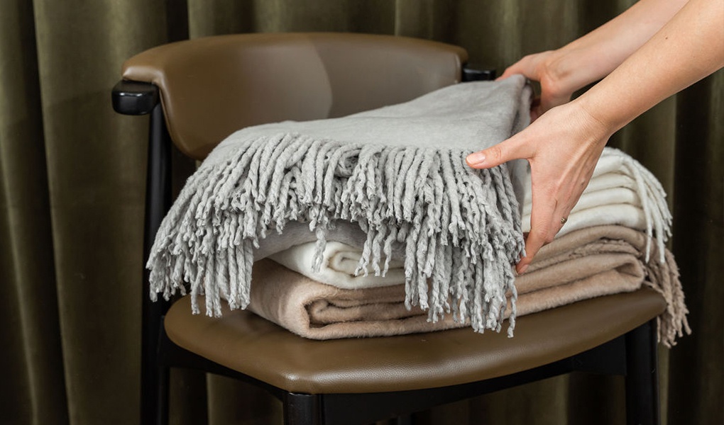 silk blankets cleaning tips