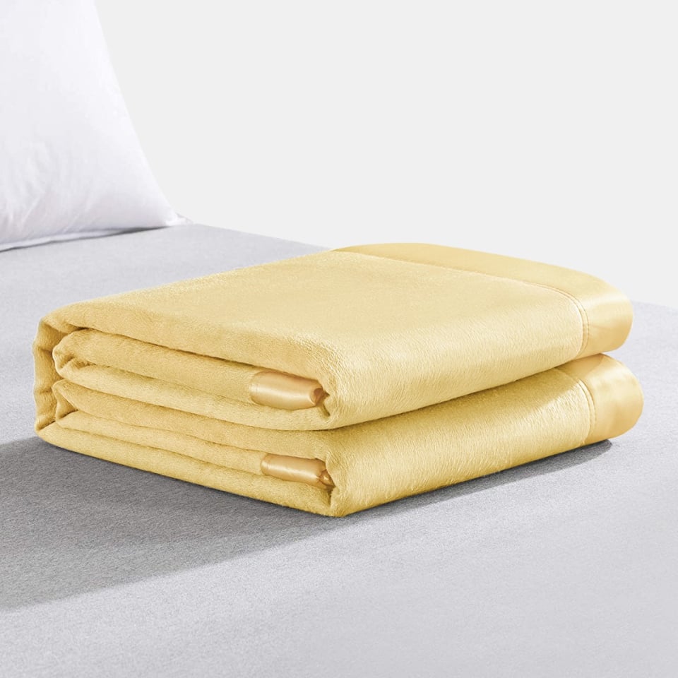 silk blankets_gold
