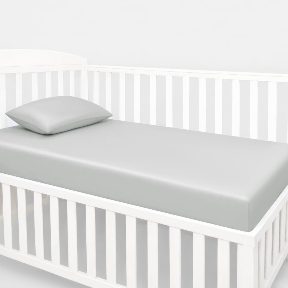 silk crib fitted sheet_ice gray