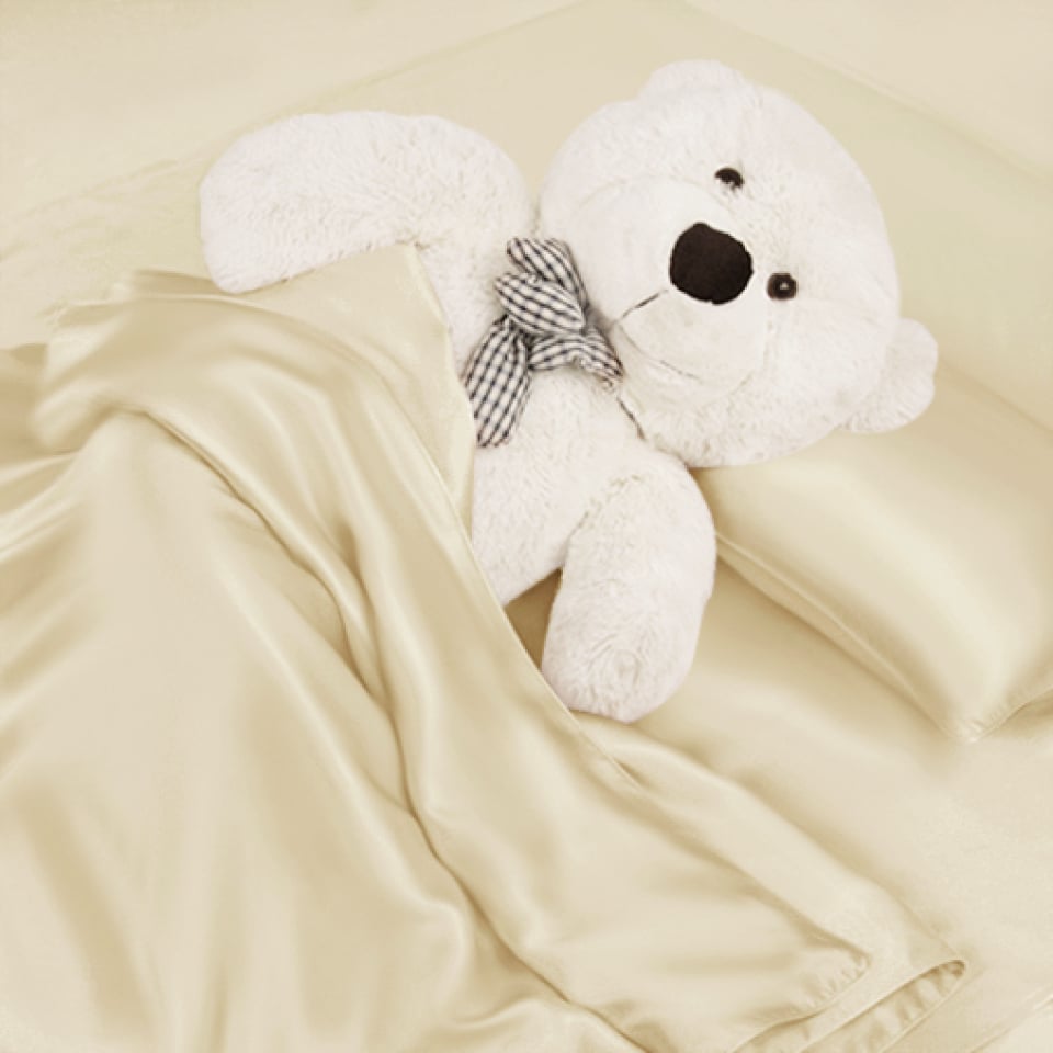 silk toddler bedding set-cream
