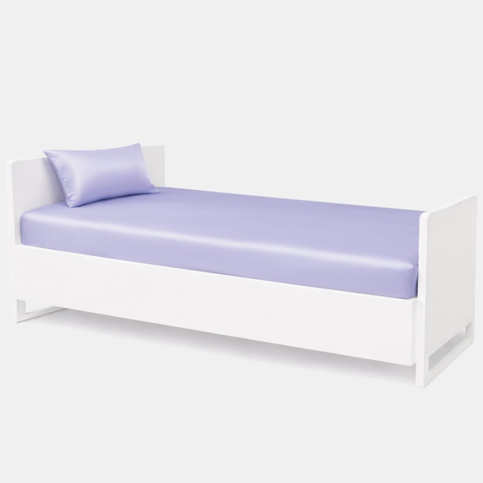 silk toddler fitted sheet_lavender blue